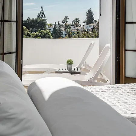 Ab4 - Vacation Home, By Roomservices *