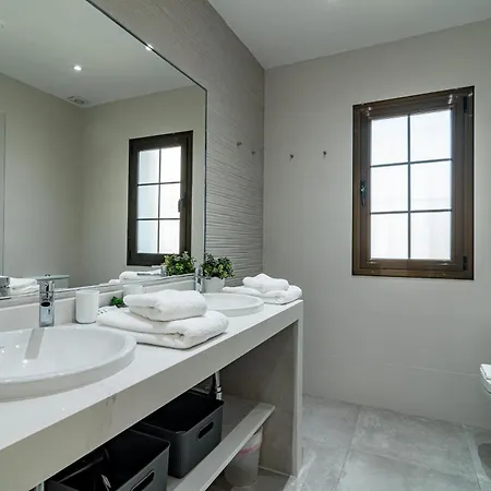 Ab4 - Vacation Home, By Roomservices