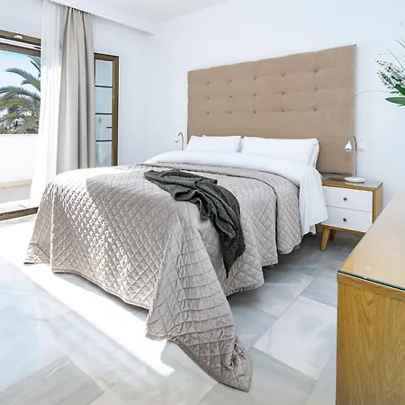 Ab4 - Vacation Home, By Roomservices Lägenhet *